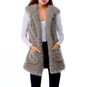Light grey Sherpa side pocket hooded vest